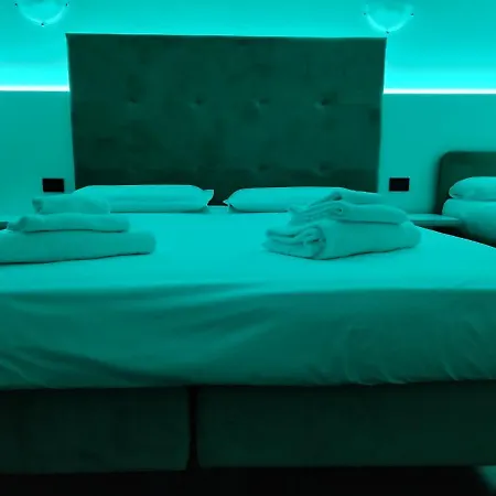 Hotel White House *