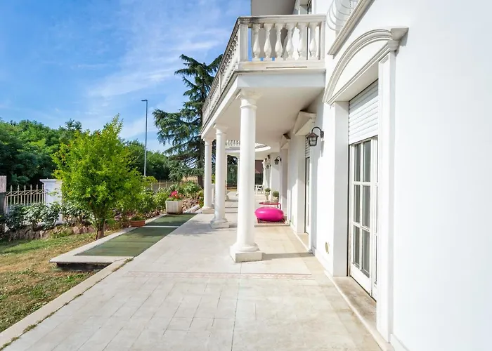 White House * Lainate