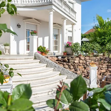 White House Apartment