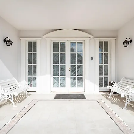 Apartment White House