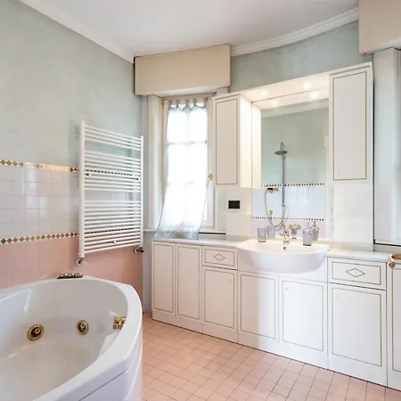 Apartment White House *