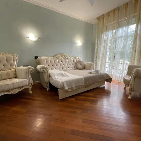 Apartment White House *