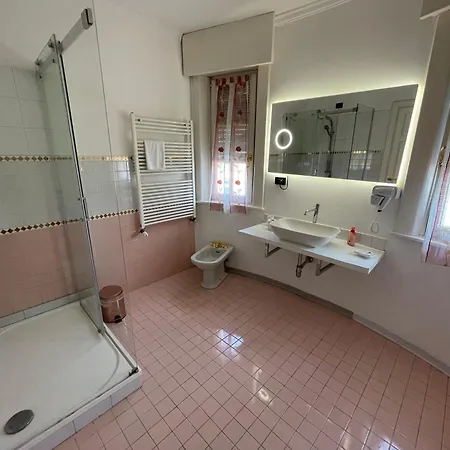 White House * Lainate